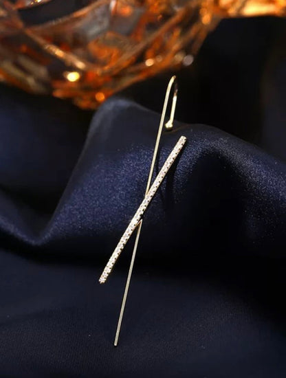 Elegant Cross Earcuff