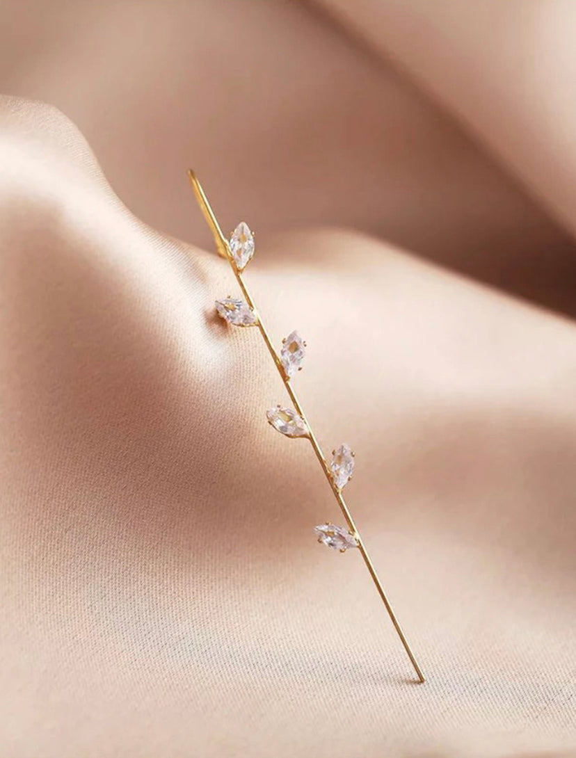 Elegant Leaf Petal Earcuff