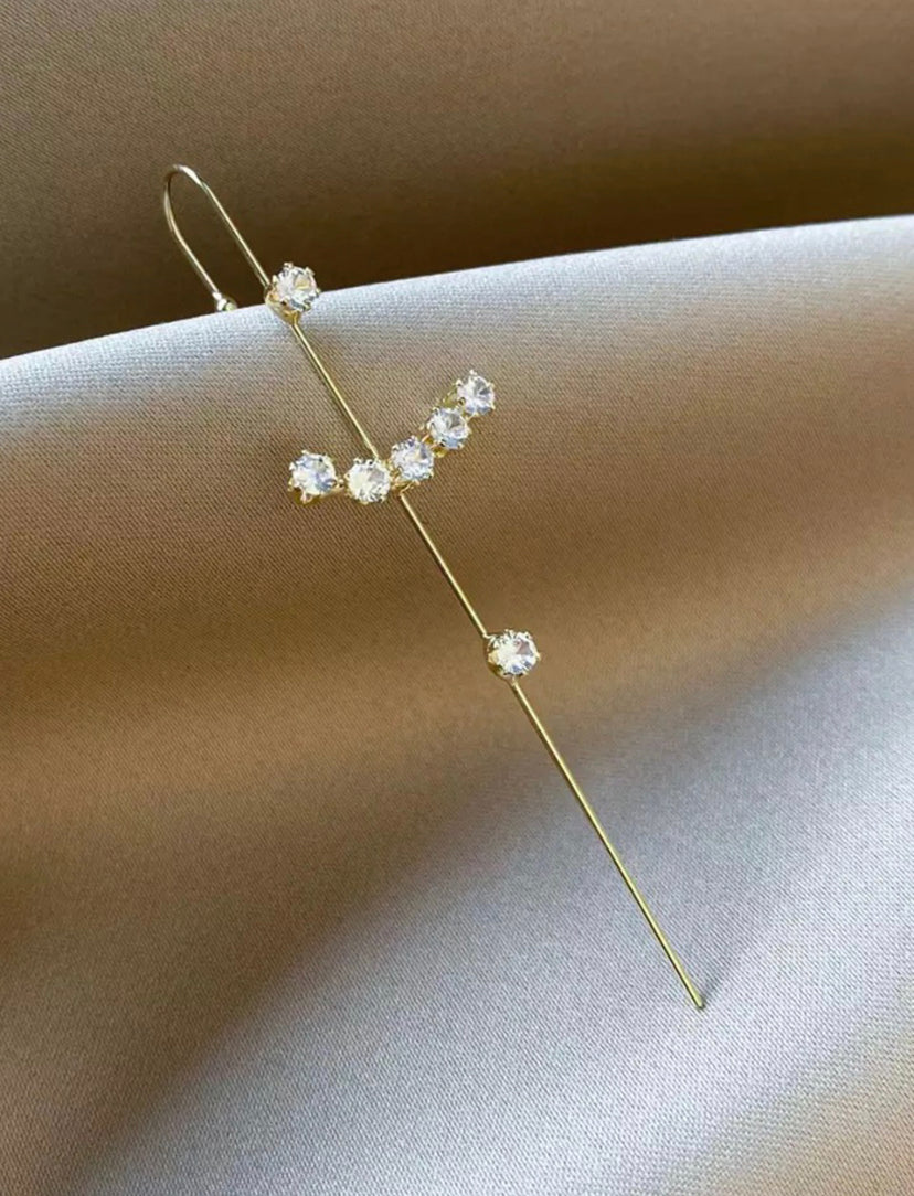 Elegant Diamond Anchor Ear Cuff